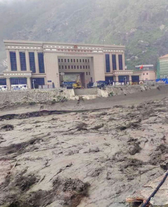 Heavy flood near Rasuwagadhi in Kerung region disrupts Nepal-China cross border activity.